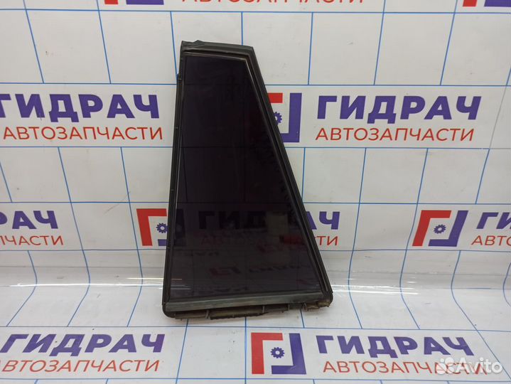 Стекло двери задней правой (форточка) Suzuki Grand