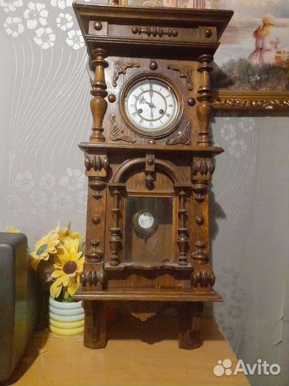 Старинные настенные антикварные часы с боем