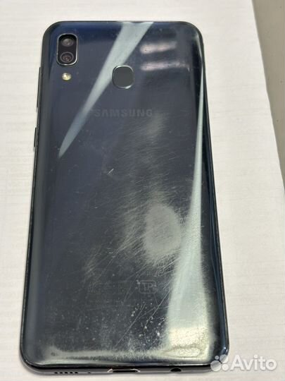 Samsung Galaxy A30, 3/64 ГБ