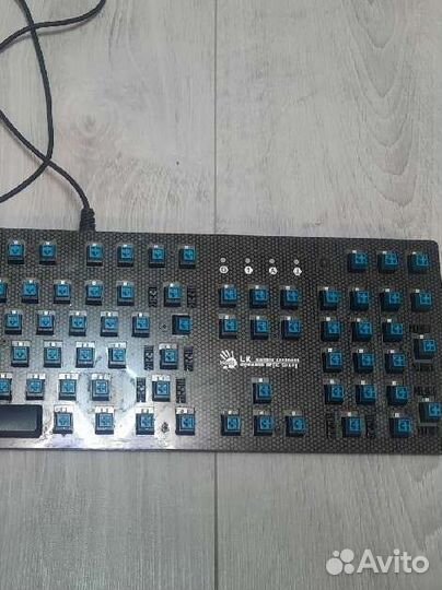 Игровая механическая клавиатура Bloody B810R RGB