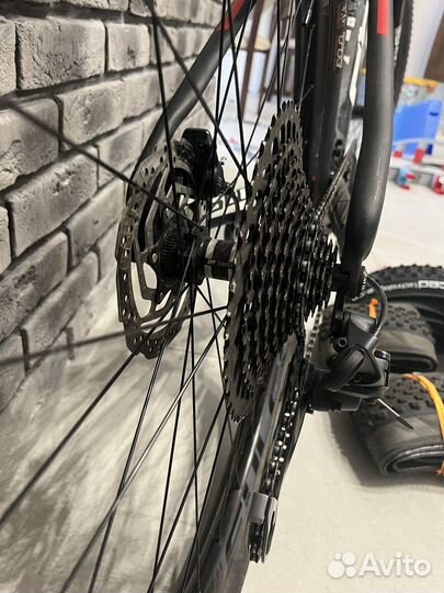 Карбоновый горный велосипед Scott Scale 710 S