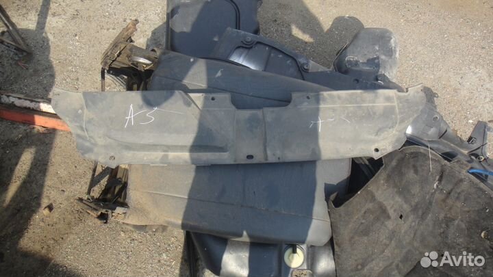 Накладка на переднюю панель Audi A5 8T0807081A