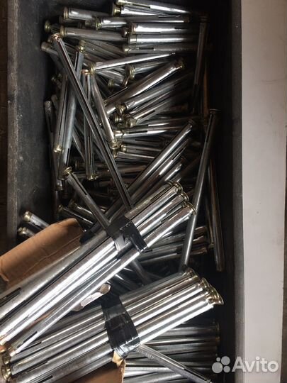 Дюбель рамный