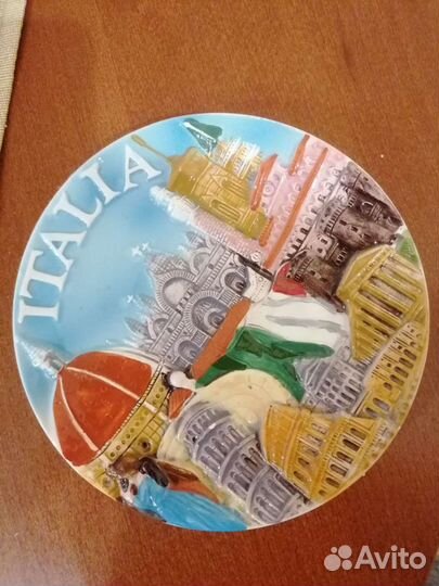 Настенная тарелка