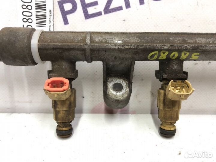 Рампа топливная Hyundai Coupe/Tiburon купе 2.0