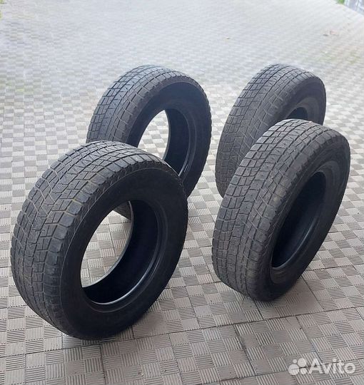 Bridgestone Blizzak DM-V1 265/65 R17