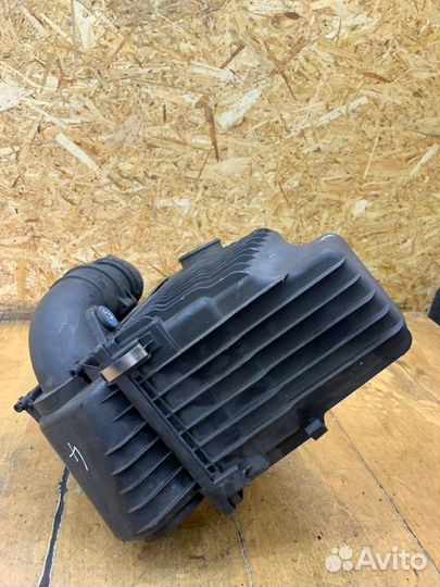 Корпус воздушного фильтра Volkswagen Touareg BAC