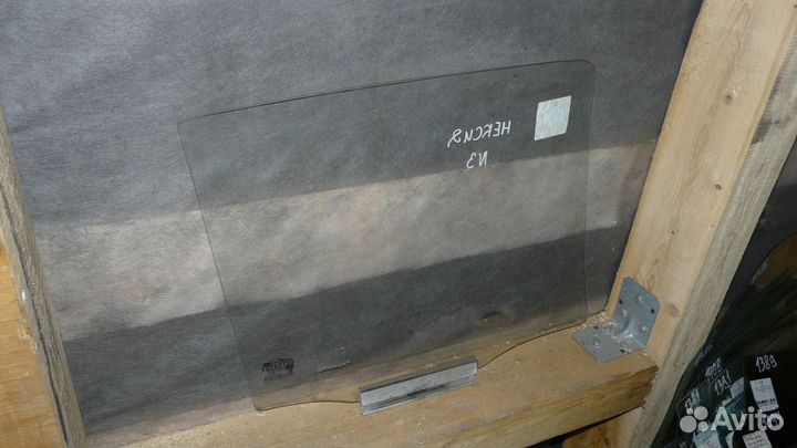 Стекло двери заднее левое Daewoo Nexia I