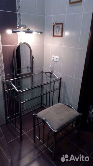 Туалетный столик с зеркалом и подсветкой бу