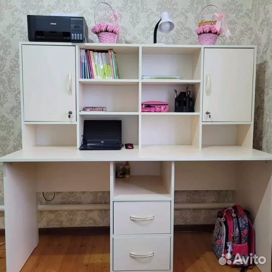 Письменный стол для школьника