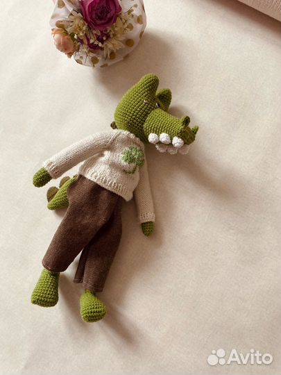 Вязаная игрушкв крокодил