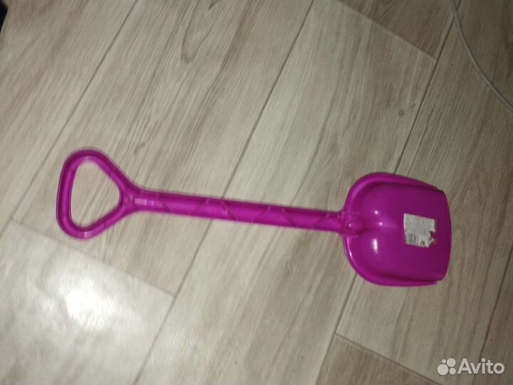 Детская лопата из пластмассы