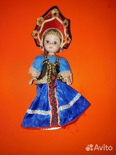 Кукла в национальном костюме