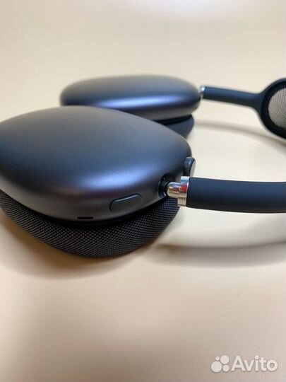 Apple AirPods Max Top