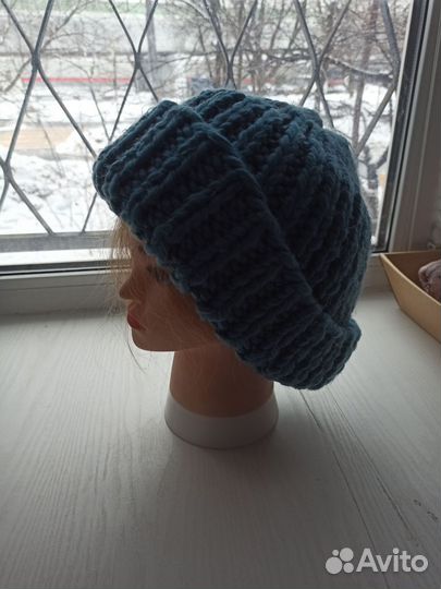 Шапка ручной работы вязаная