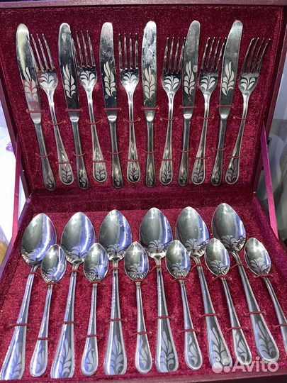 Набор столовых приборов подарочный