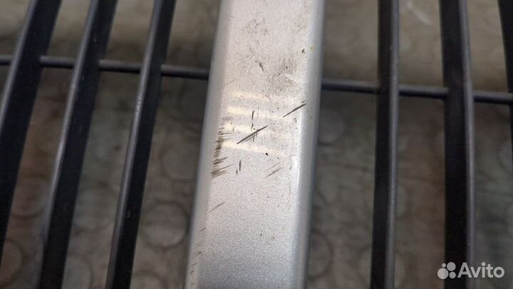 Решетка радиатора Jeep Liberty, 2004