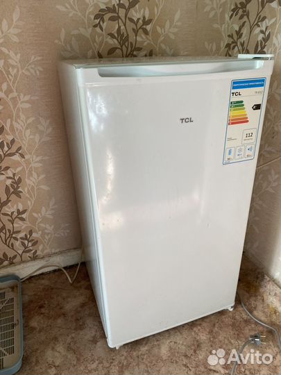 Продаётся рабочий холодильник, б/у 2 года