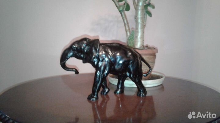 Статуэтка слон