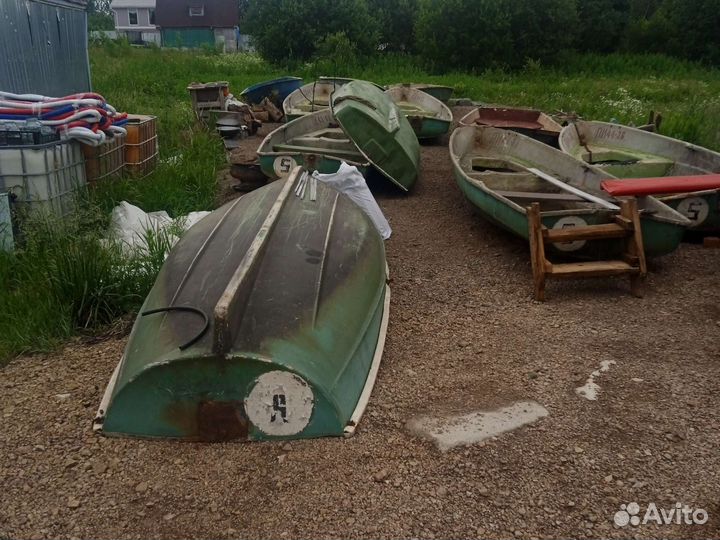 Весельные лодка Пелла