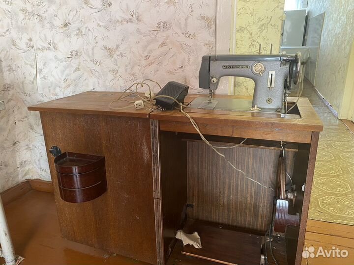 Швейная машина Чайка 2