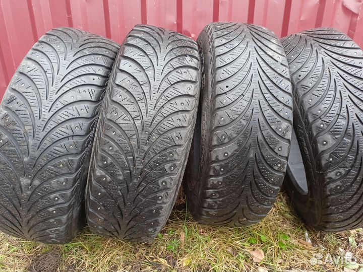 Goodyear UltraGrip Extreme 195/65 R15