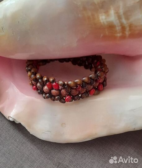 Бусы, браслеты