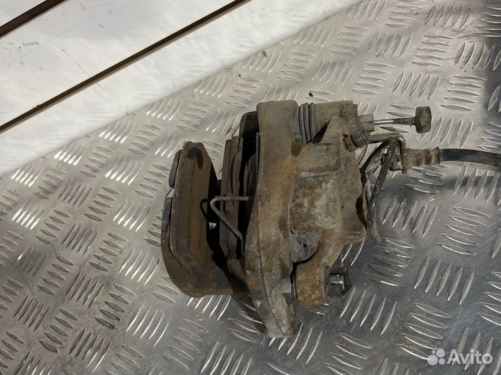 Суппорт передний левый audi v8 d1