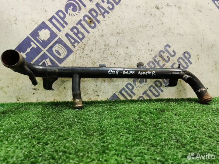 Патрубок системы охлаждения Audi A4 B6 седан 1.8