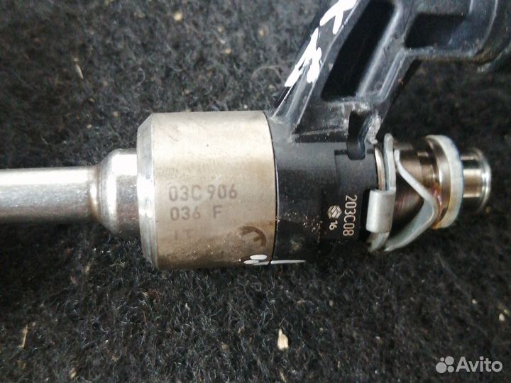 Форсунка топливная Volkswagen Golf 6, 1.4, caxa