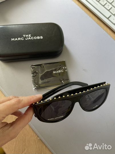 Солнцезащитные очки Calvin Klein Marc Jacobs