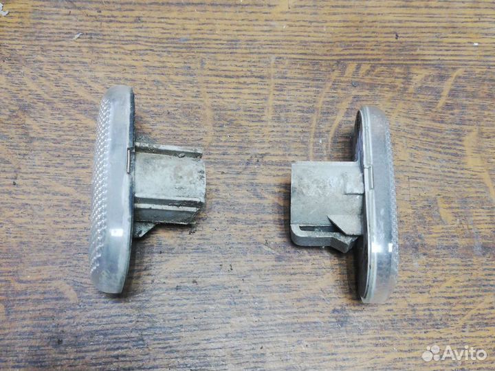 Повторитель поворота Лада Ларгус