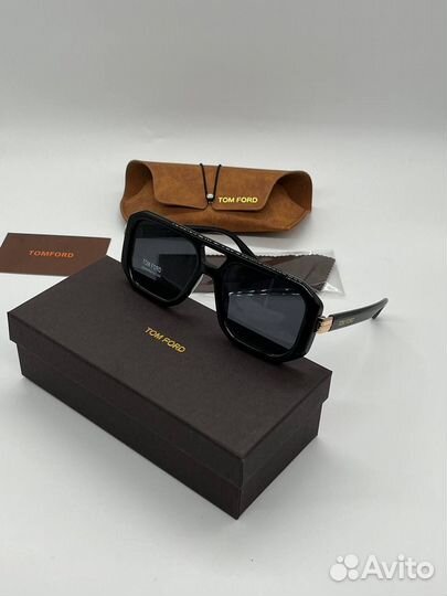 Солнцезащитные очки tom ford