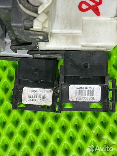 Замок двери правой левой Peugeot 308 1.6 2009