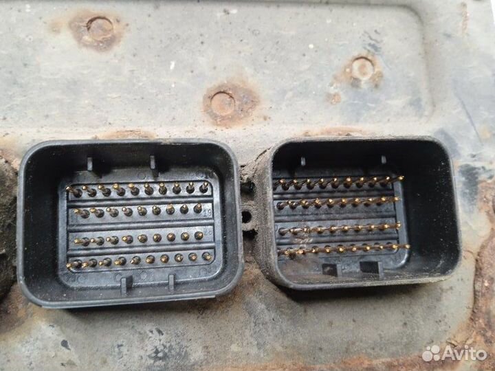 Блок управления двигателем Dodge Stratus