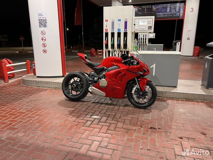 Ducati Panigale v4