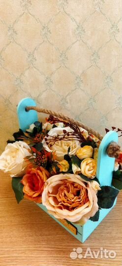 Композиция в деревянном ящичке