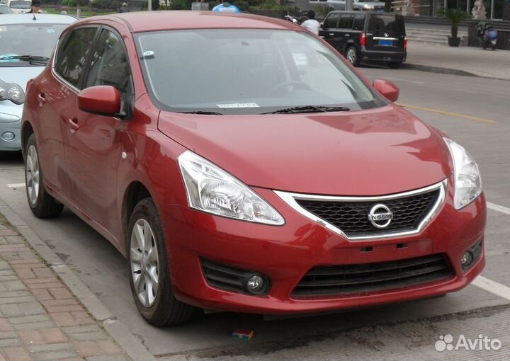 Бампер Nissan Tiida TWN make (C12W)