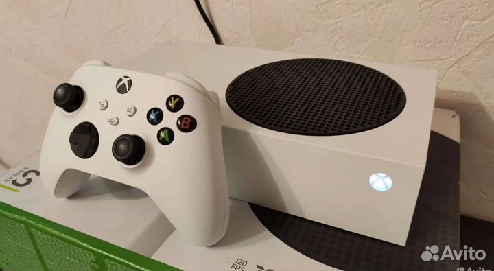 Xbox series s с 2 геймпадами+з/у