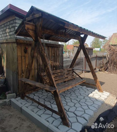 Садовые качели из дерева