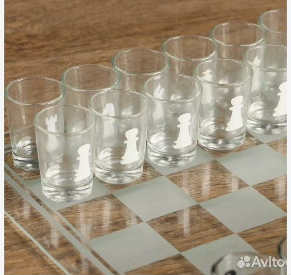 Шахматы пьяные, рюмки