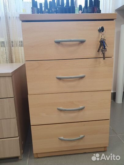 Тумба с выдвижными ящиками