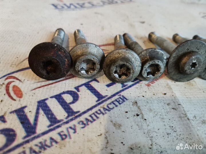 Болты задних рычагов Peugeot 407