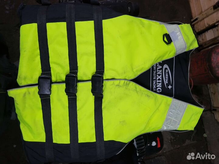 Спасательный жилет бу