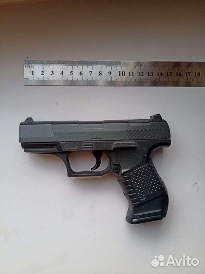 Пистолет металлический