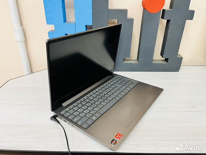 Мощный Lenovo Ryzen 3 8gb IPS