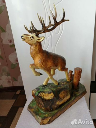 Лось из дерева