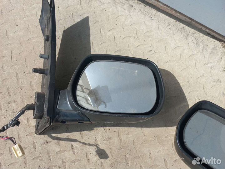 Toyota Avensis Verso зеркала заднего вида серебро