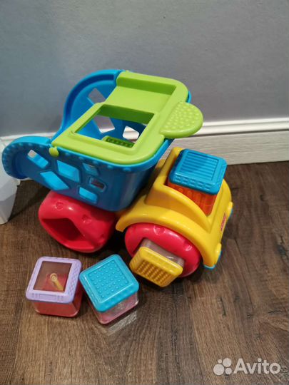 Грузовичок fisher price