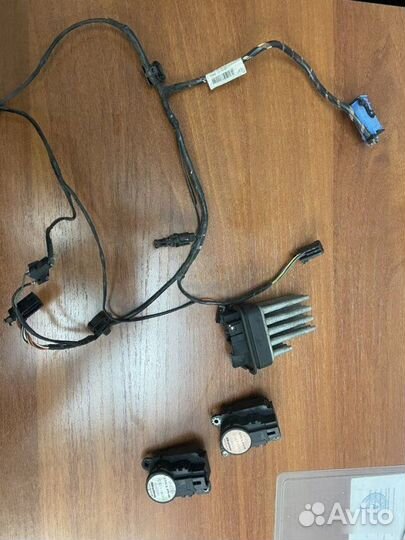 Моторчик заслонки отопителя Opel Astra H